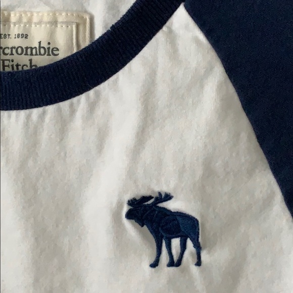 Abercrombie & Fitch baseball tee - Picture 2 of 4